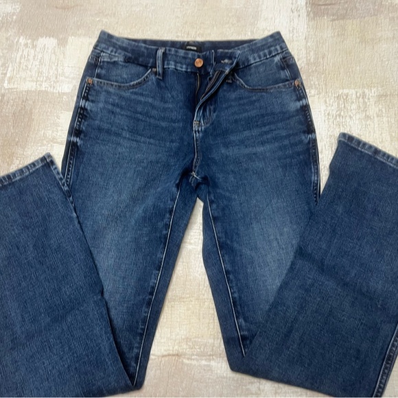 🍁EXPRESS🍁Skyscraper Jeans- NWOT. Size Medium (6/8/10- short) - Picture 2 of 5